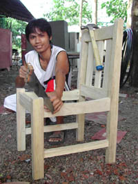 jessie-con-sedia-smaller.jpg