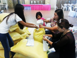 preparing the rice portions